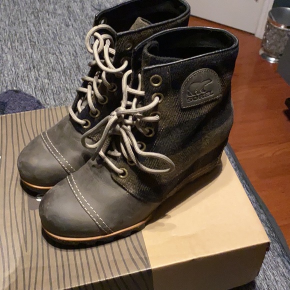 Sorel Wedge Bootie - Picture 7 of 11